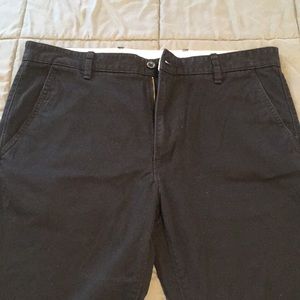 Men’s Levi’s black khaki cuffed leg pants